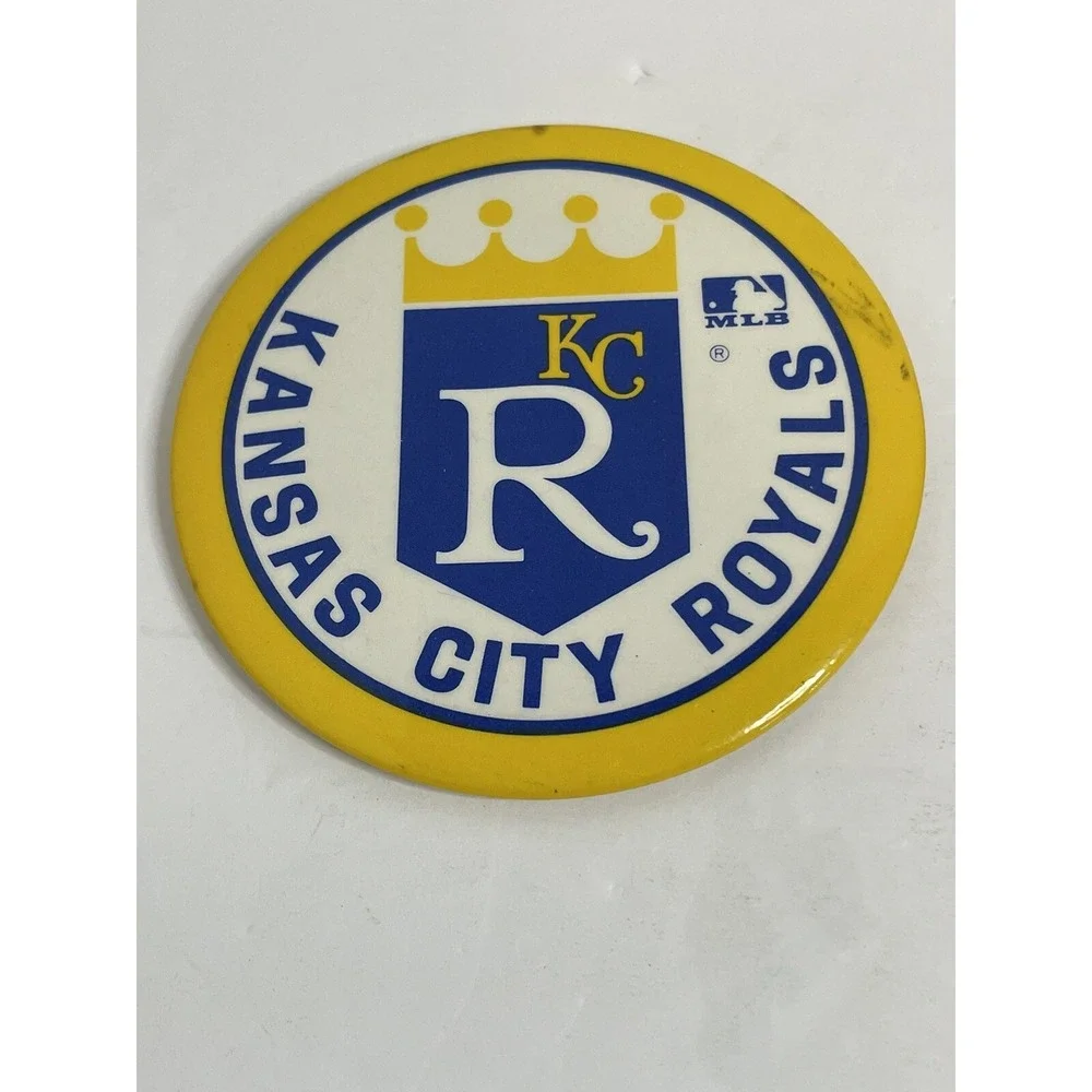 Kansas City Royal 70-80 George Brett Pin Major League Baseball Logo MLB Pinback